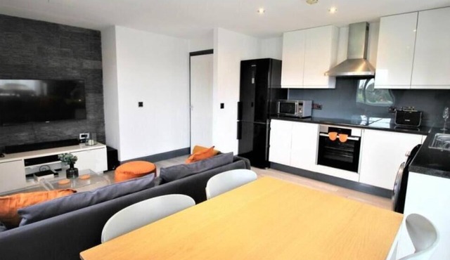 Rugby - Apartment - Sleeps 4 - Parking