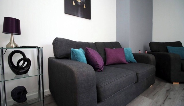 Rugby Place by Tŷ SA