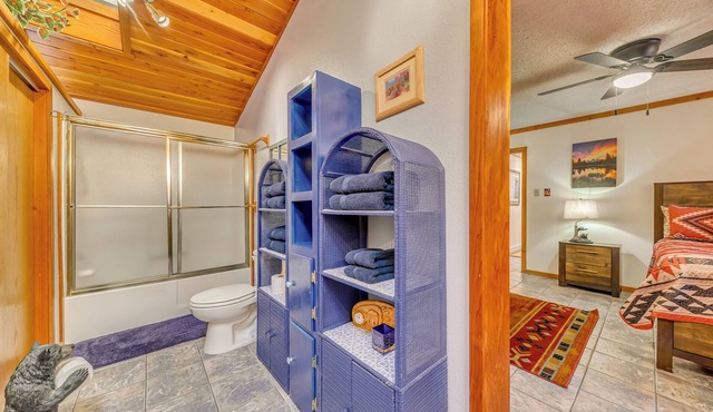 Ruidoso Cabin w/Deck ~ 1 Mi to Midtown!