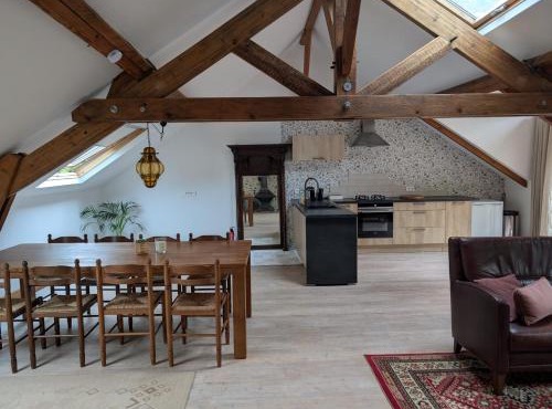 Ruim appartement dichtbij Bourganeuf