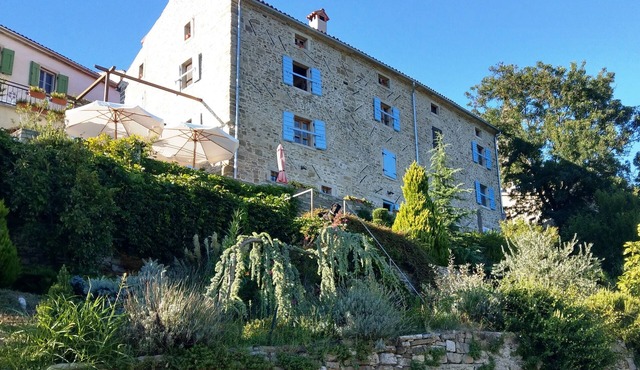Ruin - Motovun KH, medieval stone house in truffle paradise