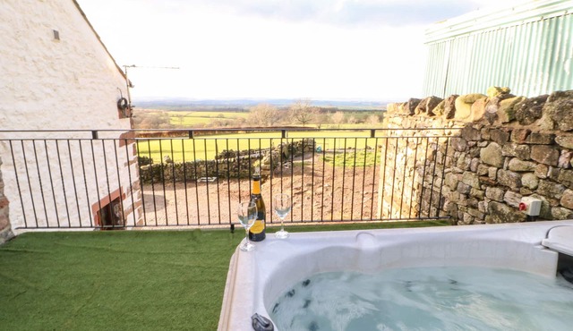 RUM BUSH COTTAGE, pet friendly, character holiday cottage in Dufton