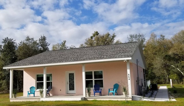 Rum Island country "Pink House"