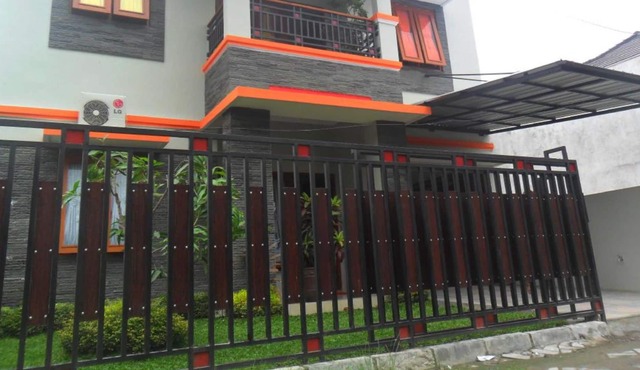 Rumah 4 Kamar Full Ac Nyaman dekat Ambarukmo plaza