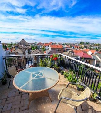 Rumah Cipaku Bandung for Family Vacation