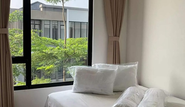 Rumah Dallas pik 2 dan free pembantunBanyak tempat wisata kuliner, klub, pantai