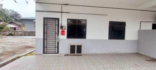 Rumah Kelabu Sungai Tiram Ulu Tiram