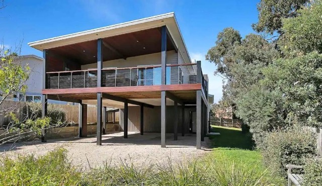 Rumah Pantai by Ready Set Stay - BYO LINEN & TOWELS