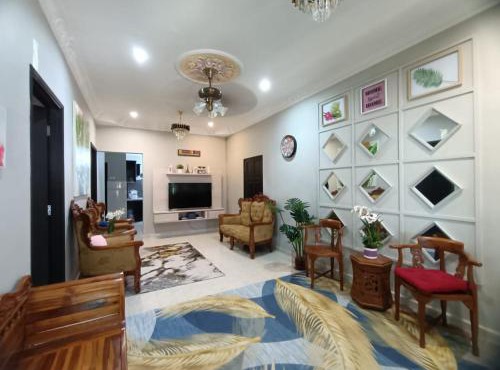 RUMAH RAISHA PRIVATE POOL