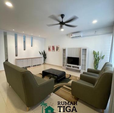 Rumah Tiga Tingkat