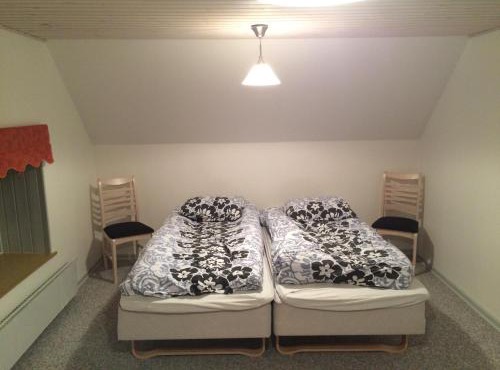 Rummeligt værelse på 1 sal i rolig villa i Kolding