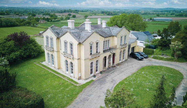 Rumwell Park - 8 Bedroom Manor House- Taunton