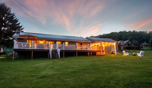 Runnin' Down a Dream: Nearby Lake Access, Dog Friendly w/ Hot Tub
