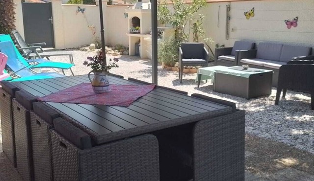 * RUNNING AND WALKING BEACH * enclosed garden * CLIM * WIFFI * PARKING *