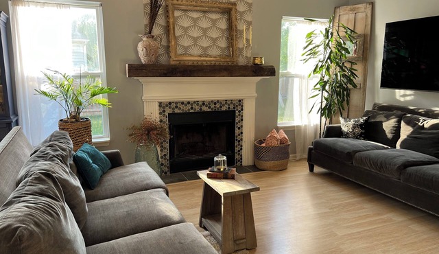 Ruoff Music min away-7bed Spacious -Event Space-close to Grande Park 10% charity