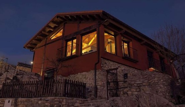 Rural house with 3 stays (full or partial rental) for 10 to 18 people