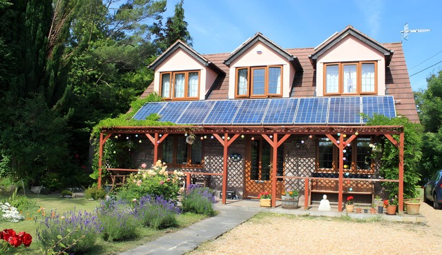 Rural 2-Bed Retreat 5 mins from Clifton and M5