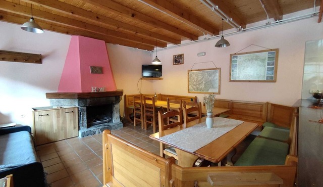 Rural accommodation with fireplace, in Picos de Europa