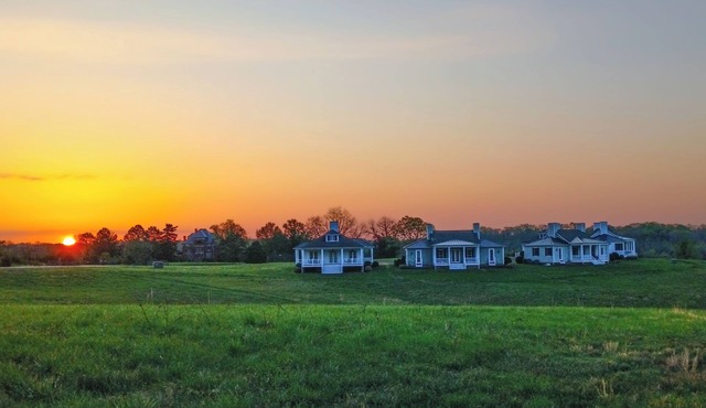 Rural and Charming 2-bedroom cottage near Hampden-Sydney and Longwood