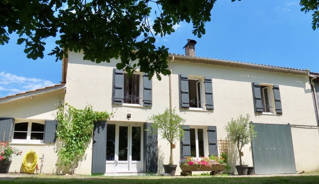 Rural and Tranquil Holiday Home - Garden, Fully Equipped Kitchen