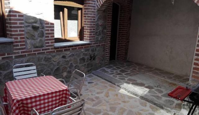 Rural apartment El Claustro with barbecue for 4 people