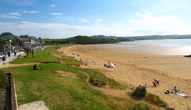 Rural apartment facing the beach with swimming pool and paddle tennis court.