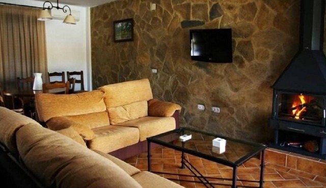 Rural apartment La Venta del Charco for 8 people