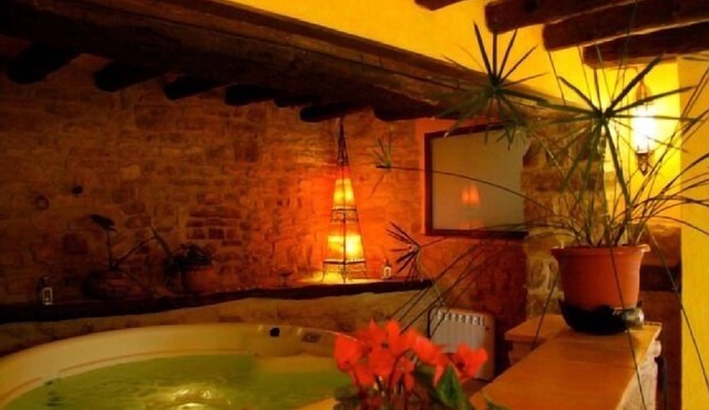 Rural apartment Les Cavallerisses for 4 people with jacuzzi