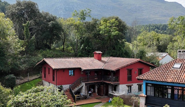 Rural apartment near Ribadesella between the sea and the mountains.