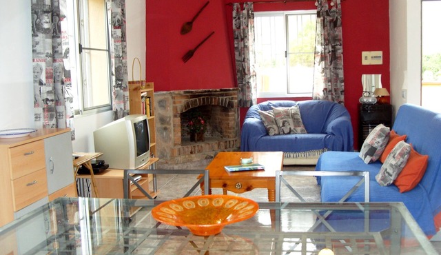 Rural Bungalow, Stunning Views, Enclosed Garden With Pool, Sun Terrace, BBQ .