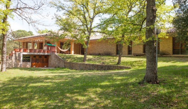 Rural cottage for friends and family surrounded by forest in Osona