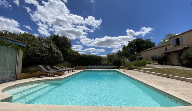 Rural comfortable 6 person villa, large swimming pool and beautiful views