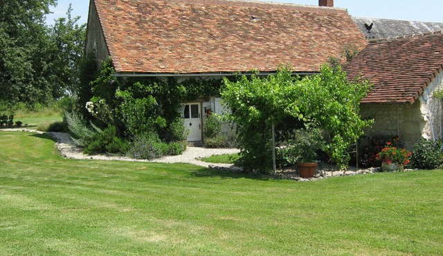Rural Cottage With Private Pool in tranquil setting of 25 acres