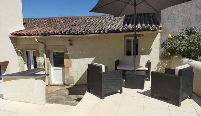 Rural Cottage with garden on the border of the Deux-Sevres and Vendee