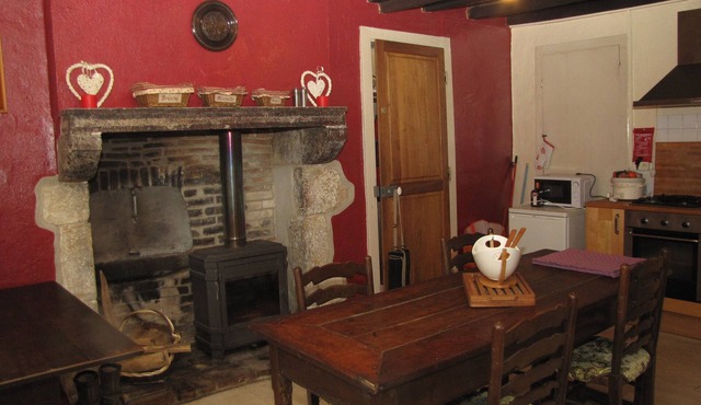 Rural Cottage With Private Pool In Large Garden