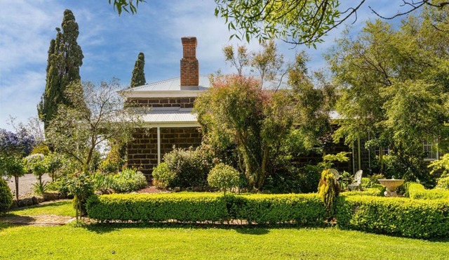 Rural Country Retreat, Homestead, Skipton Rail Trail on Emu Creek