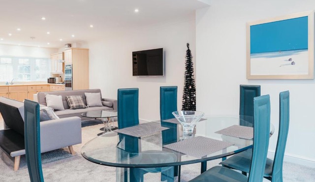 Rural Country Suites- Knowle - (Urban City Suites)