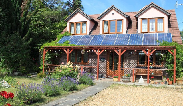 Rural family home, 5 minutes from Clifton Village