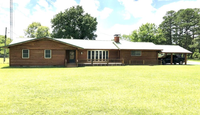 Rural Farm Chic - Big Spaces for the Whole Gang! The Gathering House.