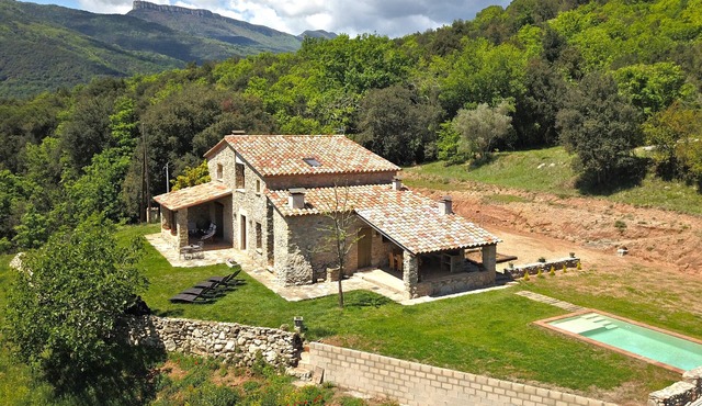 Rural farmhouse in a quiet area without tourism