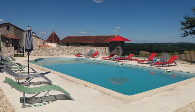 Rural farmhouse in stunning setting with huge pool