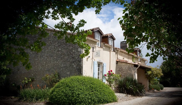 Rural French charm meets English cool - gîte supérieur for 8 with private pool