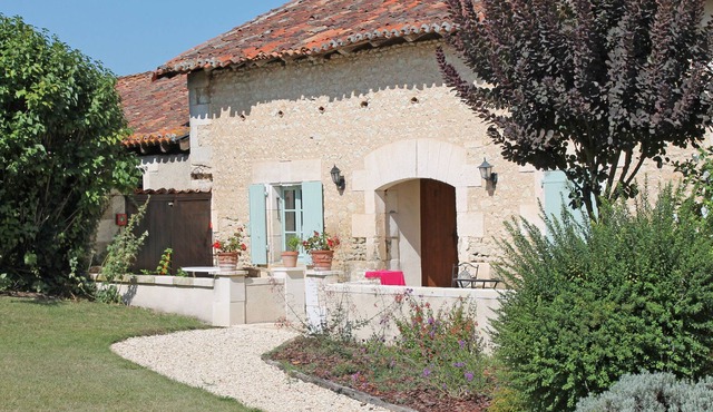 Rural French Family Holiday Hamlet - Heated Pools, Golf, Tennis, Creche, 10 mins to beach!