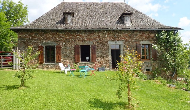 Rural french farmhouse with a pool in beautiful countryside
