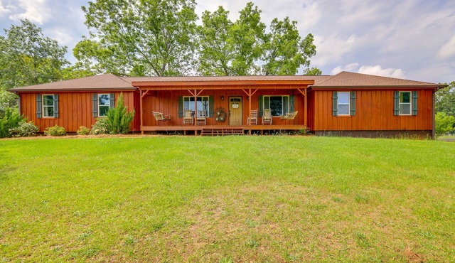 Rural Georgia Farmhouse Getaway w/Porches, Views