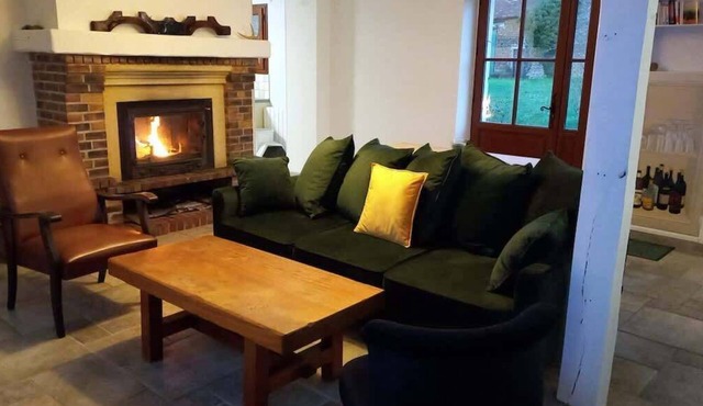 Rural Getaway: House 10 people, garden, fireplace