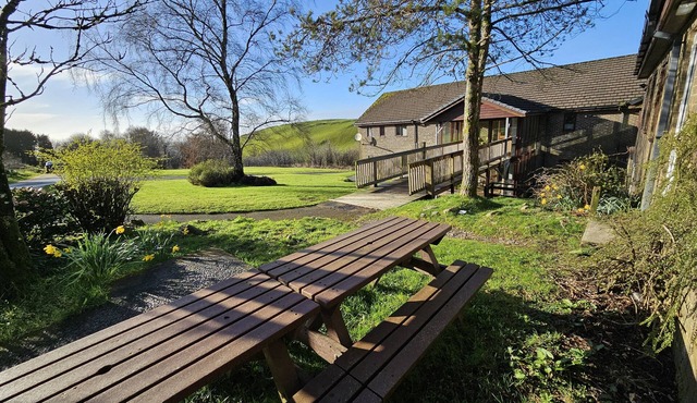 Rural Group Lodging 19 rooms 83 beds Games room