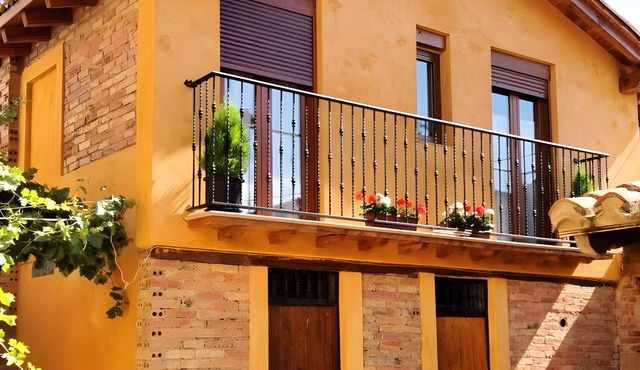 Rural House 'La Viña 3' with Shared Terrace, Shared Garden and Wi-Fi