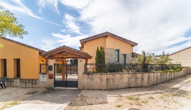 Rural House 'La Dehesa De Santa Úrsula Completa' with Private Garden and Balcony