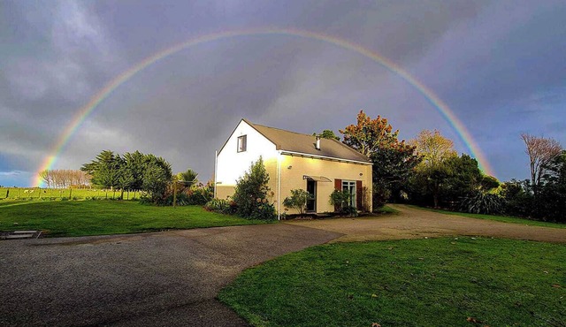 Rural hideaway, close to town